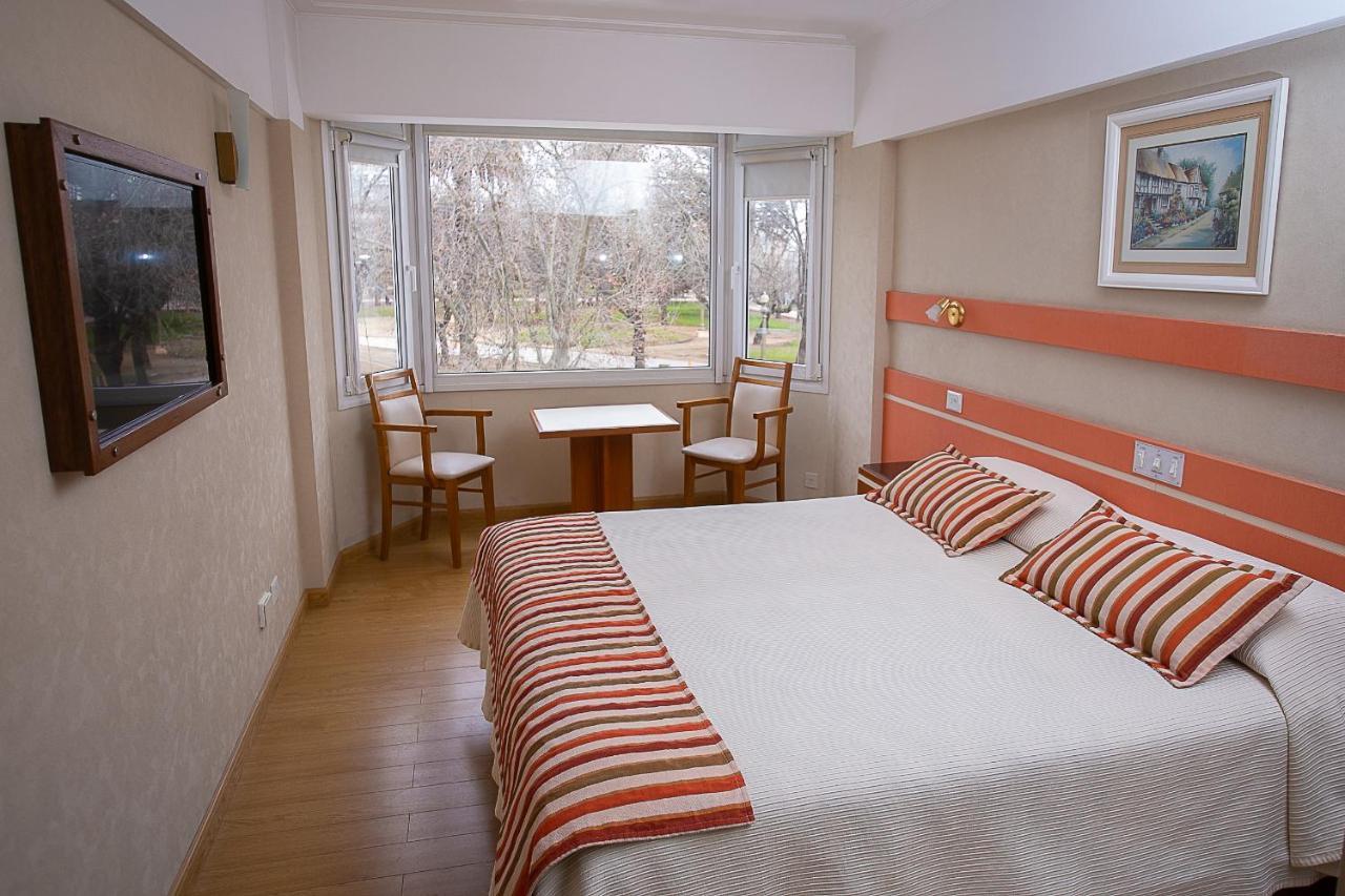 Hotel Dior Tandil Esterno foto