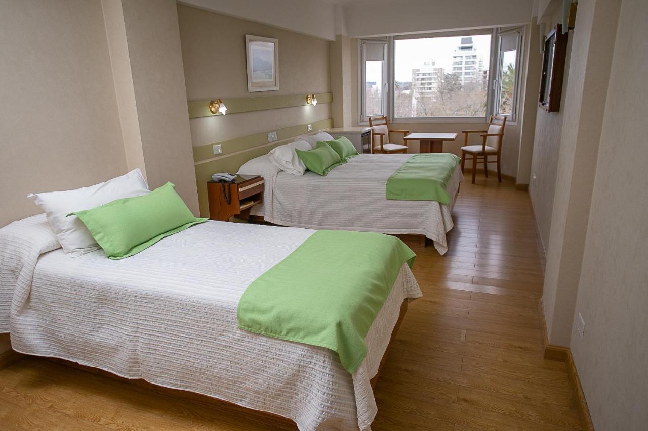 Hotel Dior Tandil Esterno foto